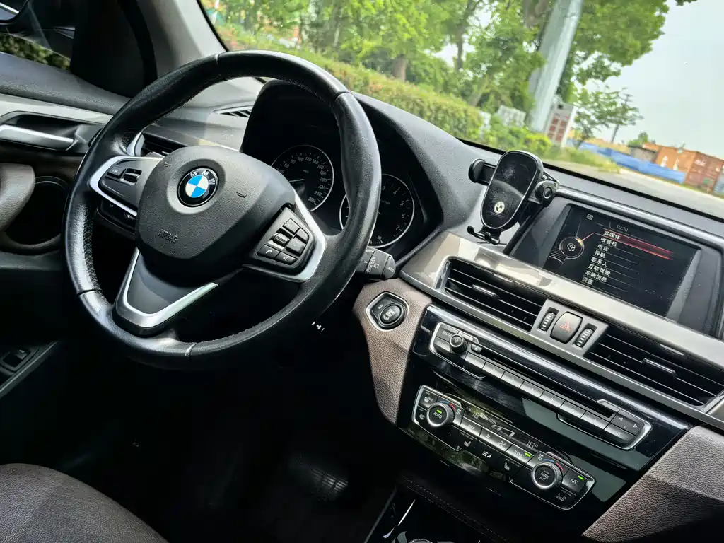 BMW X1 2017 — фото 9