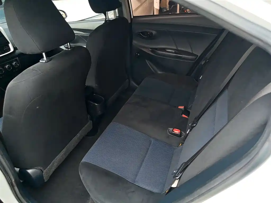 Toyota Yaris L 2019 — фото 17