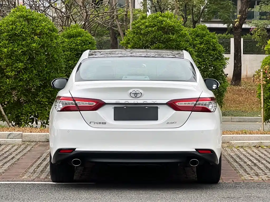 Toyota Camry 2020 — фото 15
