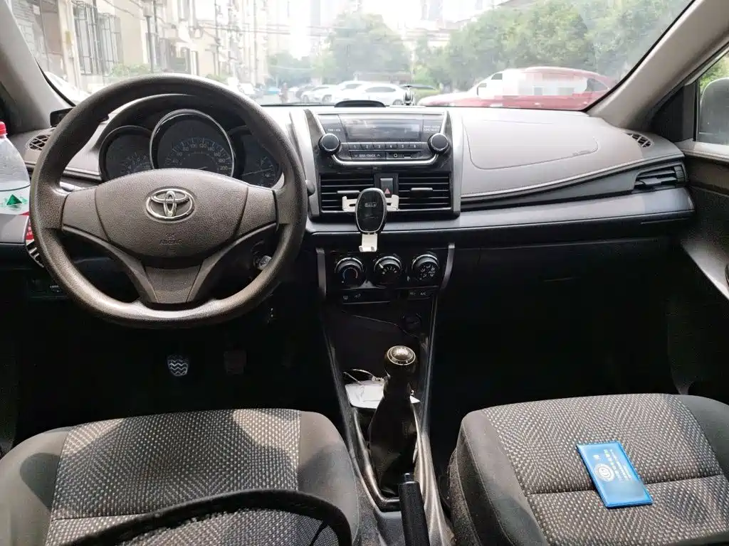 Toyota Vios 2015 — фото 13