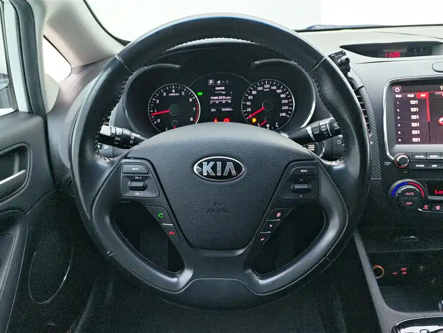 Kia K3 2018 — фото 15