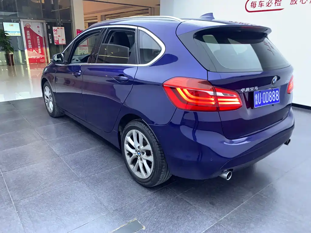 BMW 2 Series Active Tourer 2017 — фото 16