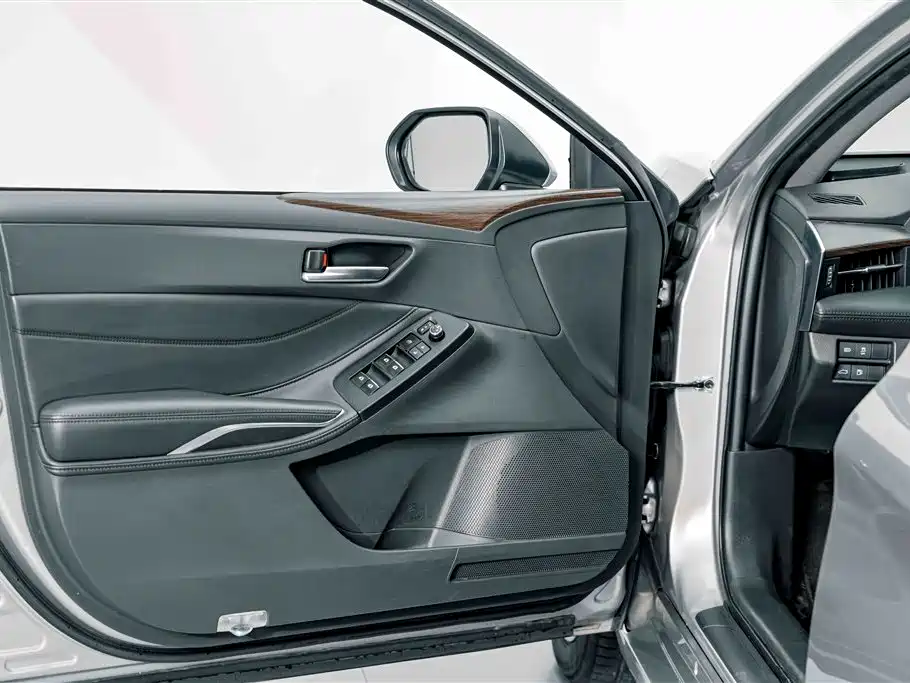 Toyota Avalon 2022 — фото 15