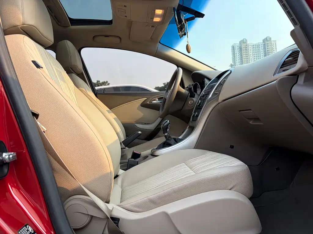 Buick Excelle 2014 — фото 13