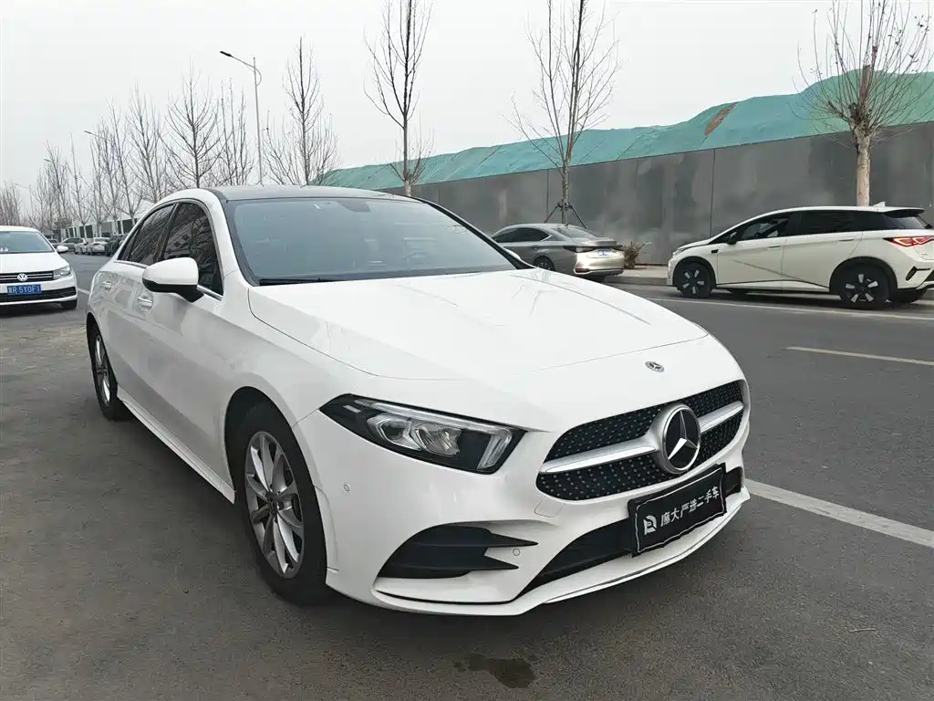 Mercedes-Benz A-Class 2022 — фото 3