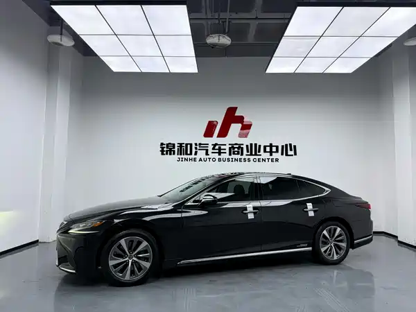 Lexus LS 2020