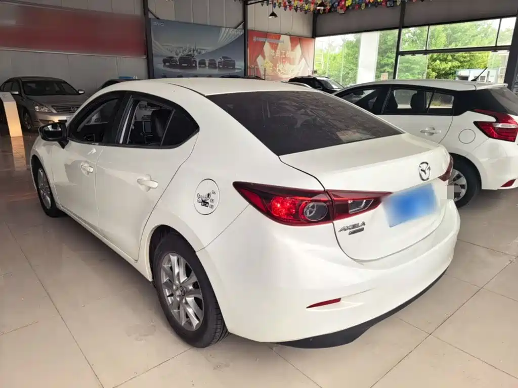 Mazda 3 Axela 2016 — фото 23