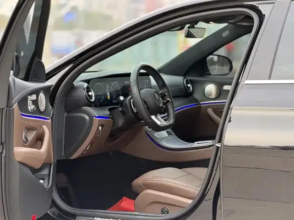 Mercedes-Benz E-Class 2021