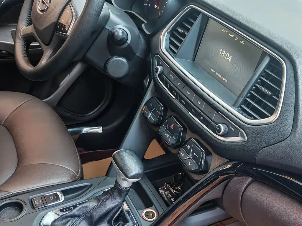 GAC Motor Trumpchi GS4 2017 — фото 18