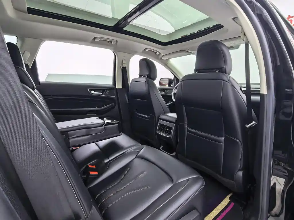 Ford Edge 2022 — фото 18
