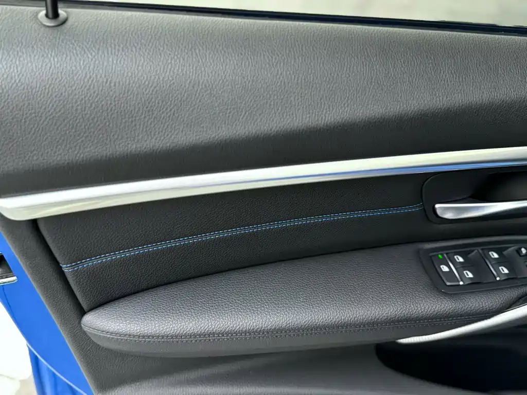 BMW 3 Series 2019 — фото 9