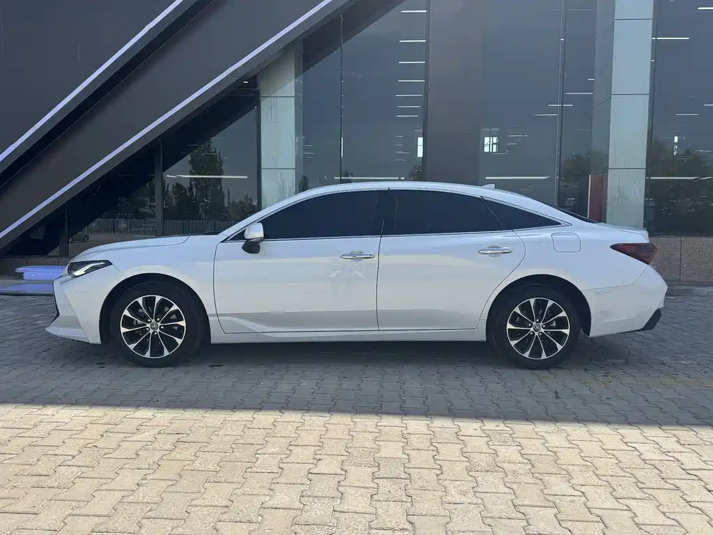 Toyota Avalon 2023 — фото 3