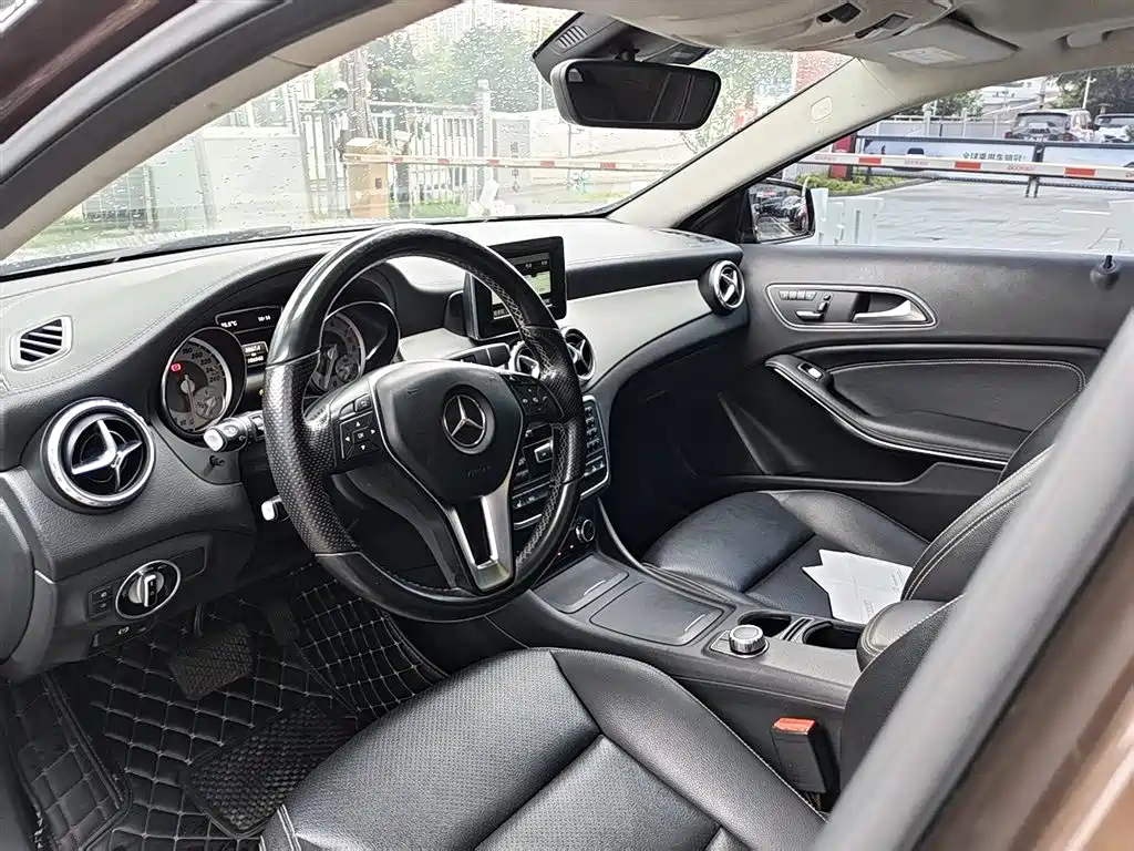 Mercedes-Benz GLA 2015 — фото 13