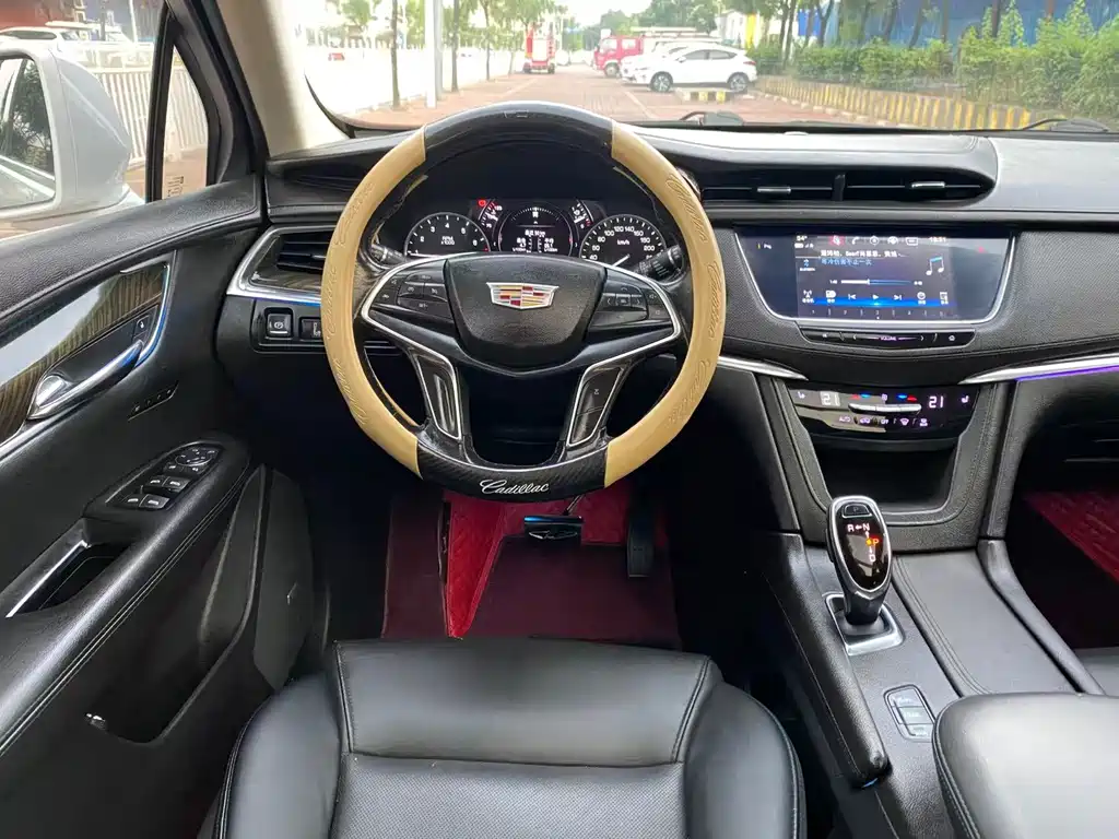 Cadillac XT5 2018 — фото 11
