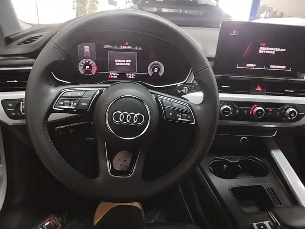 Audi A4L 2020 — фото 11