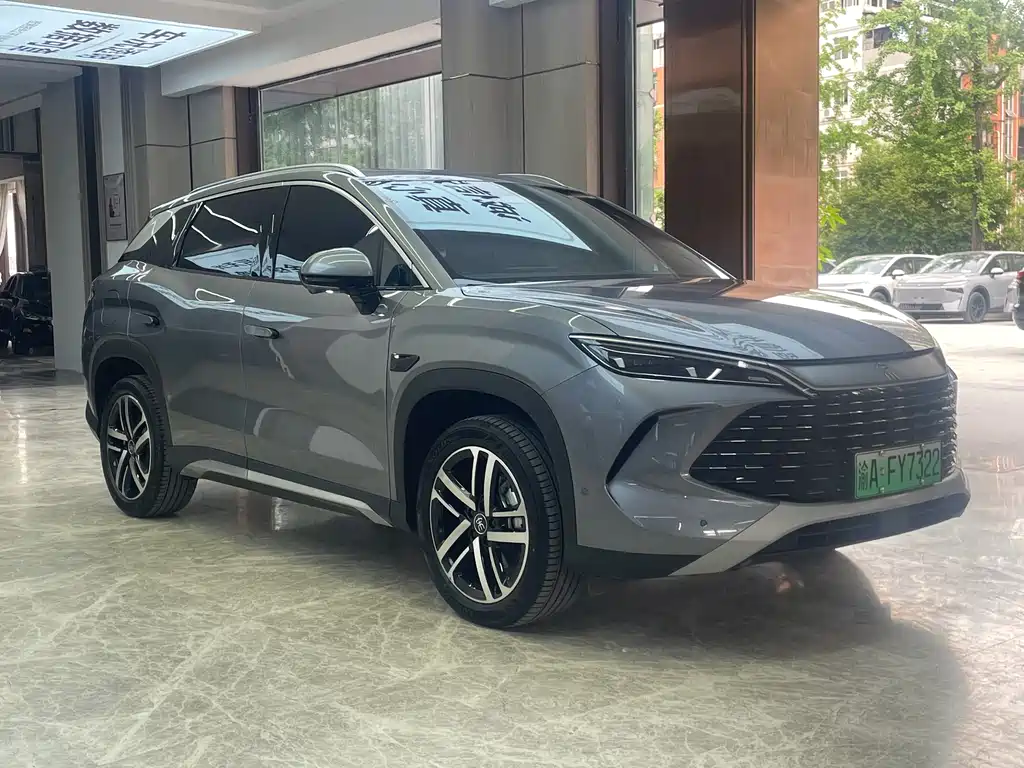 BYD L DM-i 2025 — фото 3