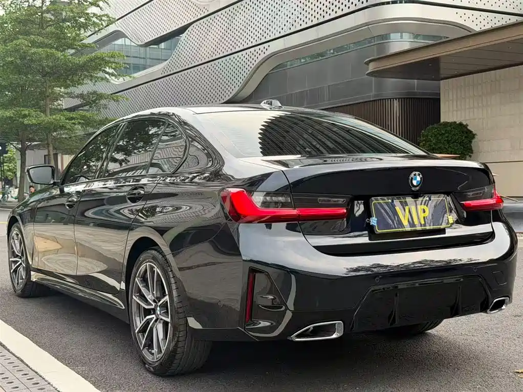 BMW 3 Series 2025 — фото 19
