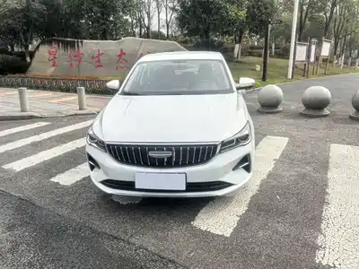 Geely Emgrand 2024