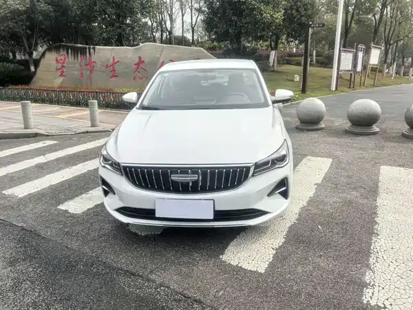 Geely Emgrand 2024
