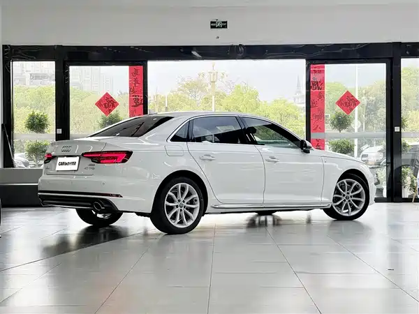 Audi A4L 2018