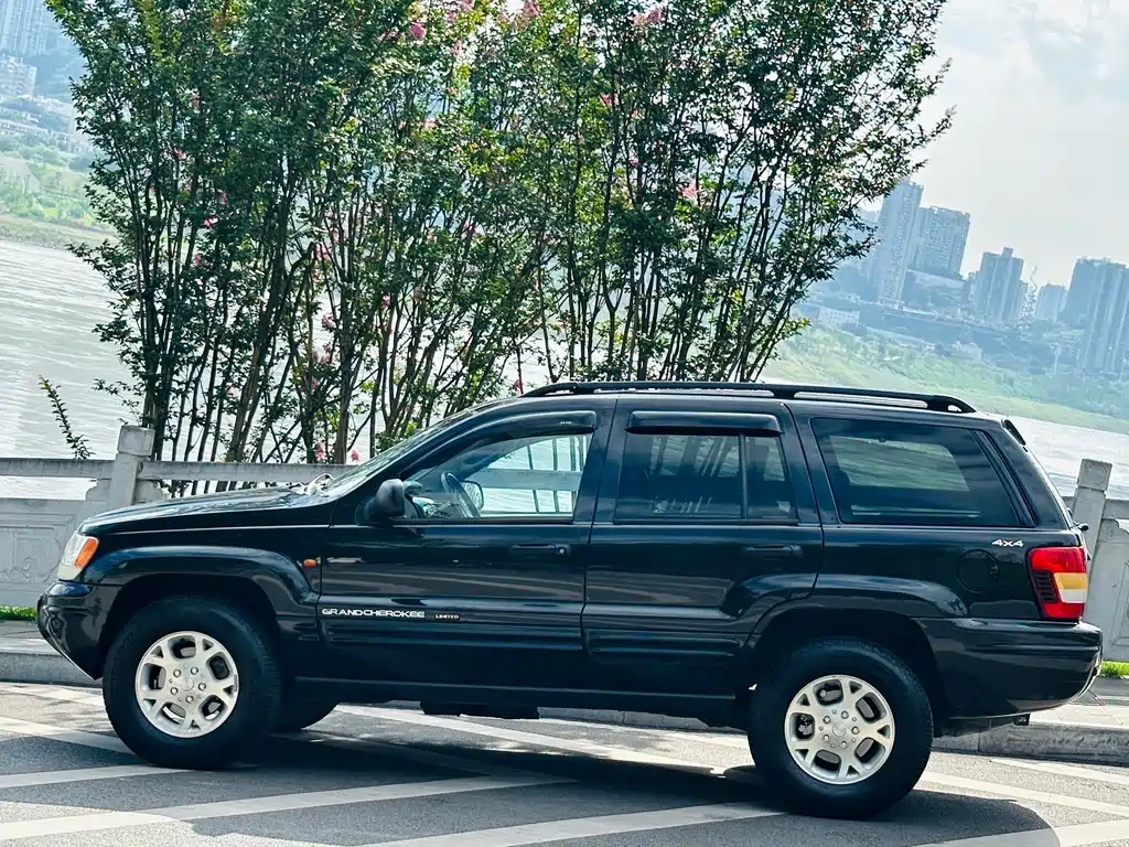 Jeep Grand Cherokee 2005 — фото 14