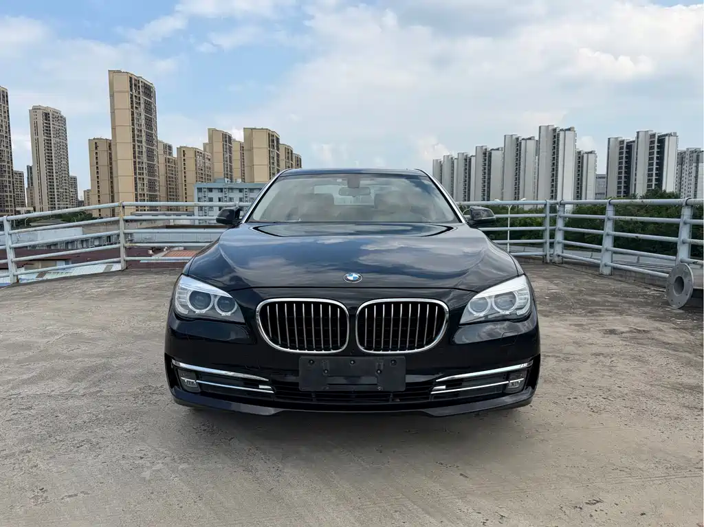 BMW 7 Series 2015 — фото 2