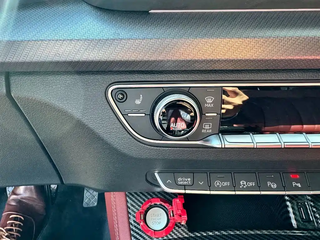 Audi Q5L 2023 — фото 14