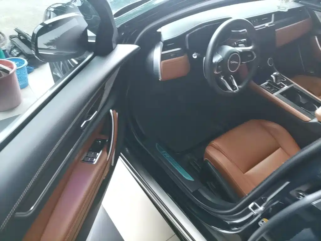 Jaguar XFL 2023 — фото 16