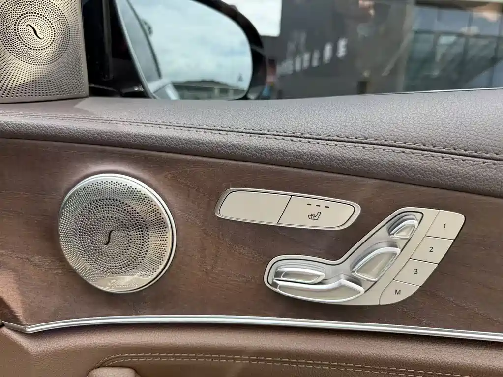 Mercedes-Benz E-Class 2020 — фото 28