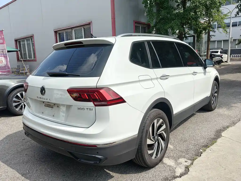 Volkswagen Tiguan L 2025 — фото 9