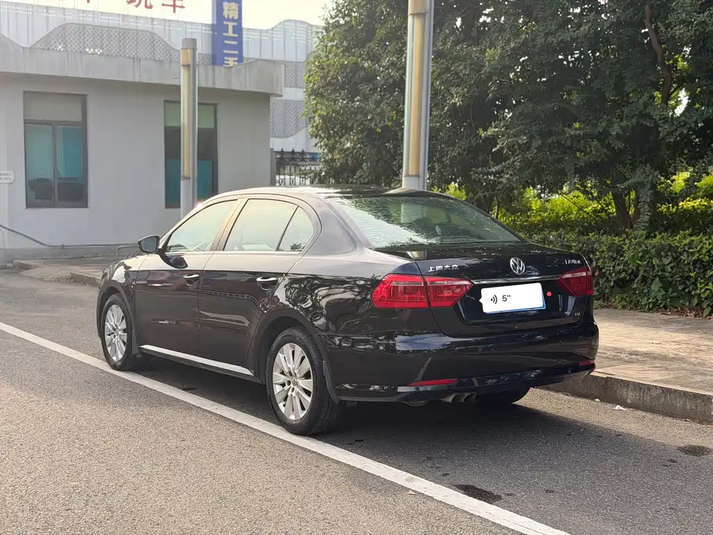 Volkswagen Lavida 2013