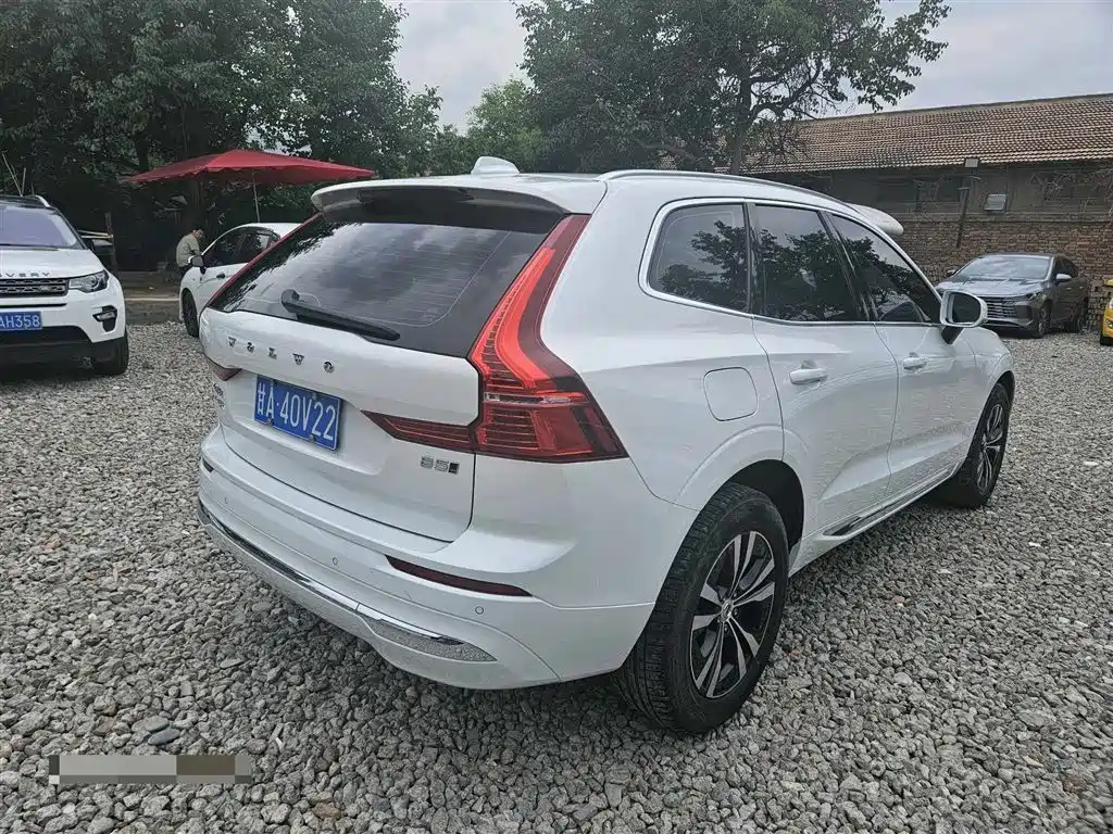 Volvo XC60 2022 — фото 4