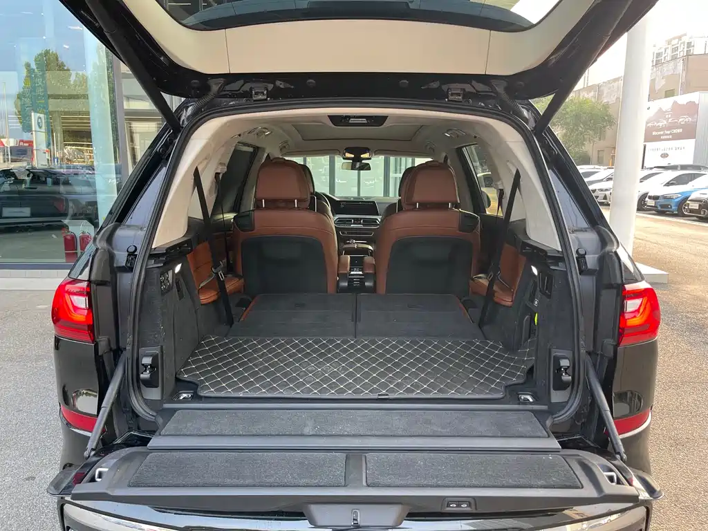 BMW X7 2021 — фото 19