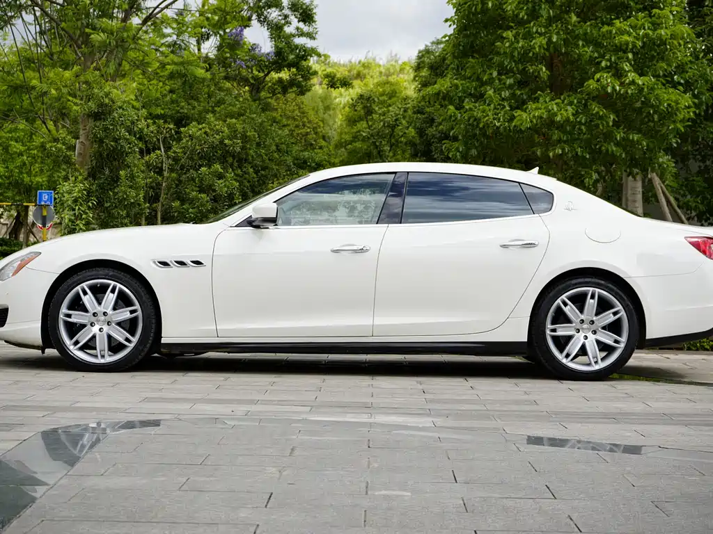 Maserati Quattroporte 2015 — фото 7