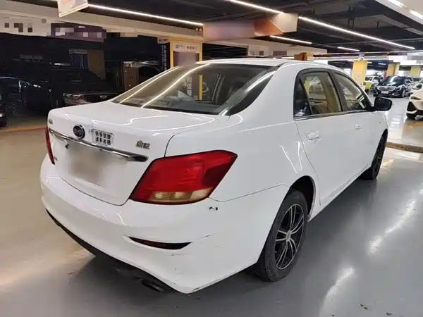 BYD Surui 2015
