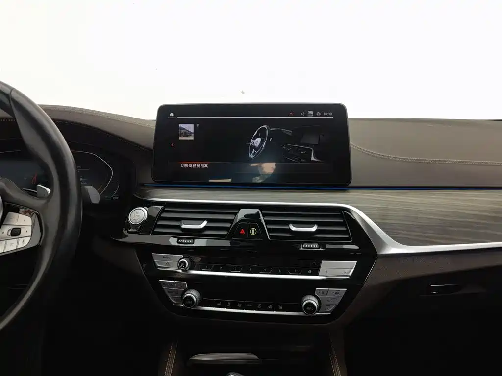 BMW 5 Series 2021 — фото 12