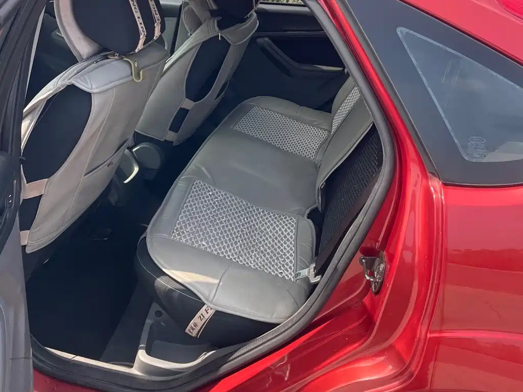 Ford Focus 2014 — фото 11