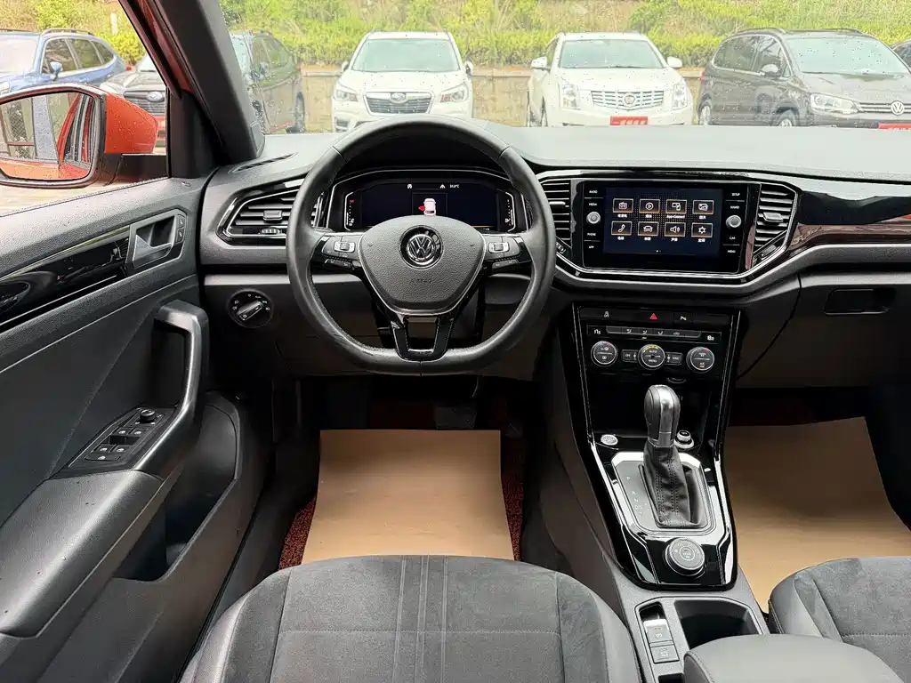 Volkswagen T-Roc 2019