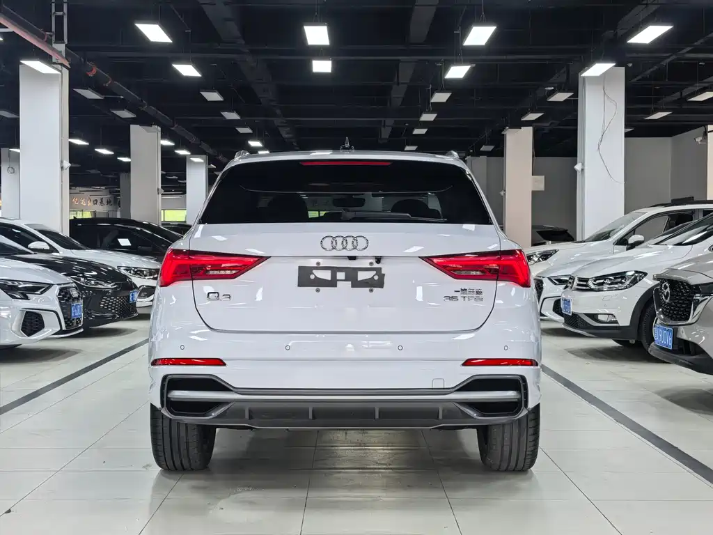 Audi Q3 2023 — фото 25