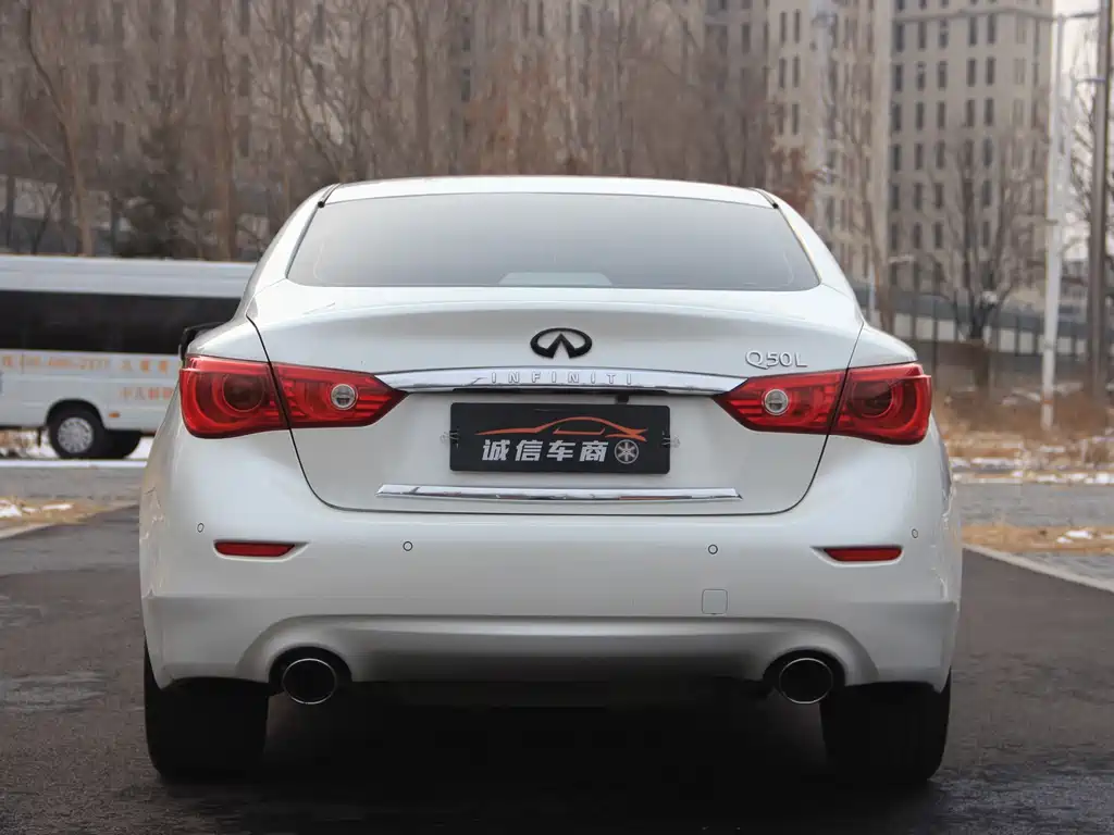 Infiniti Q50L 2015 — фото 8