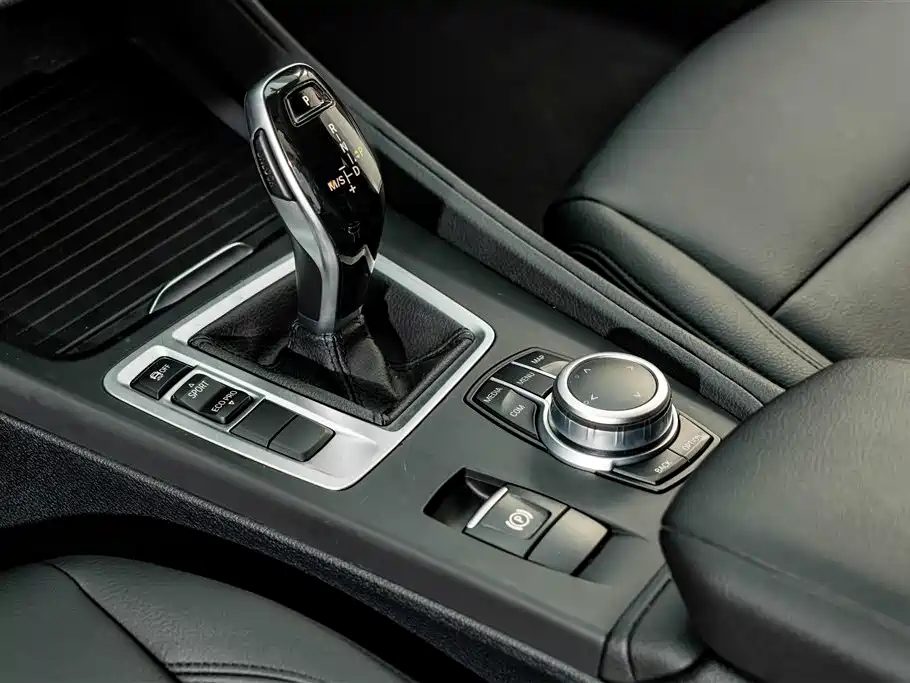 BMW 1 Series 2022 — фото 12