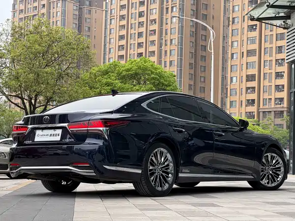 Lexus LS 2018