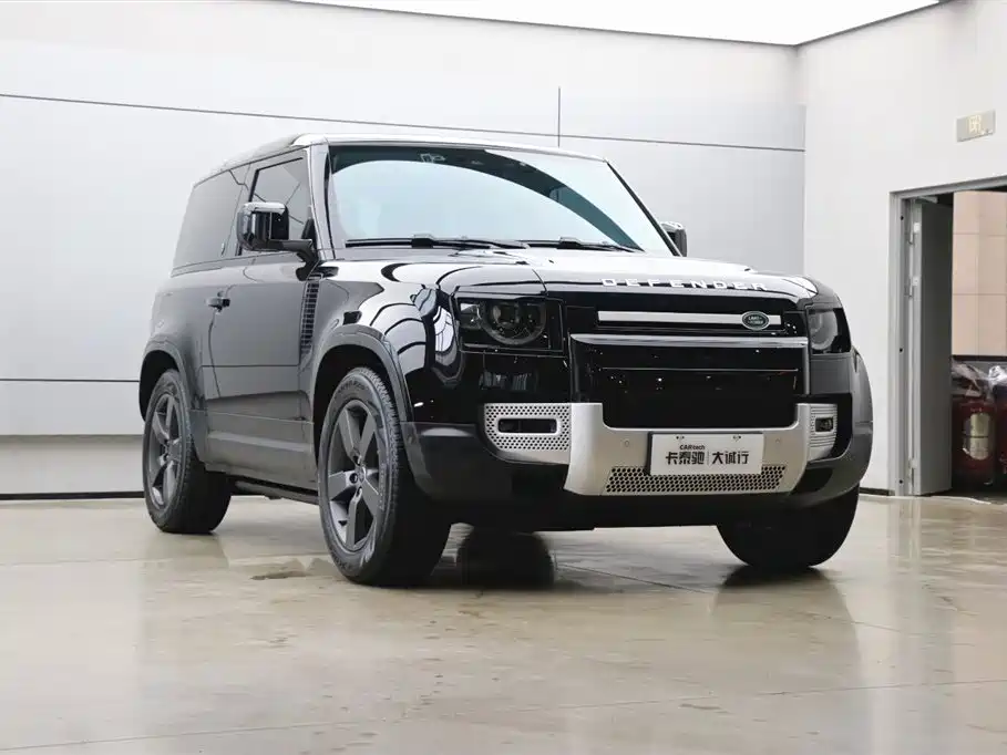 Land Rover Defender 2022 — фото 28