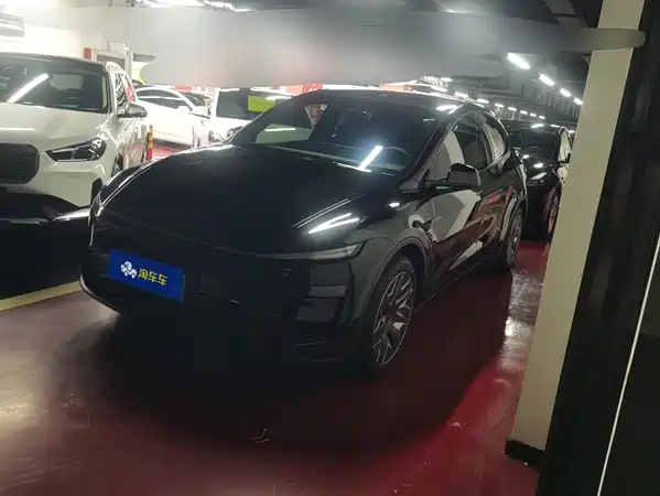 Tesla Model Y L 2026
