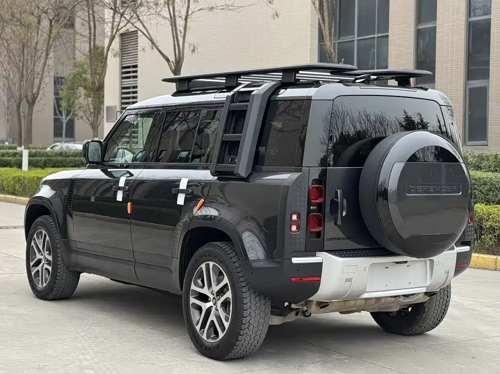 Land Rover Defender 2024 — фото 21