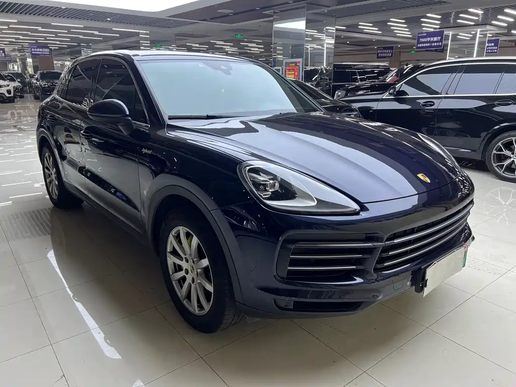 Porsche Cayenne Hybrid 2021 — фото 2