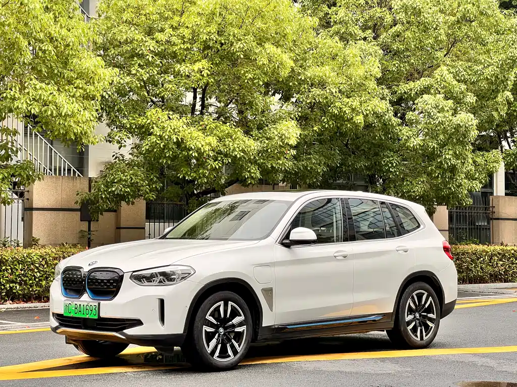 BMW iX3 2021