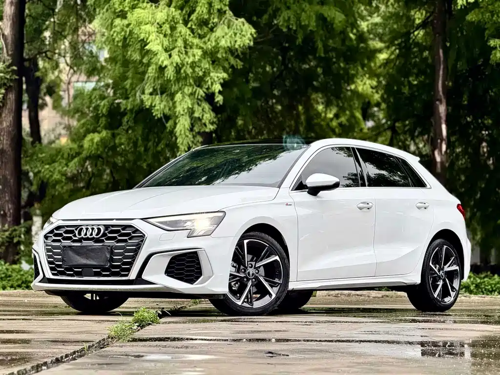 Audi A3 2023 — фото 1