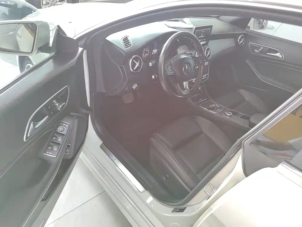 Mercedes-Benz CLA 2018 — фото 16
