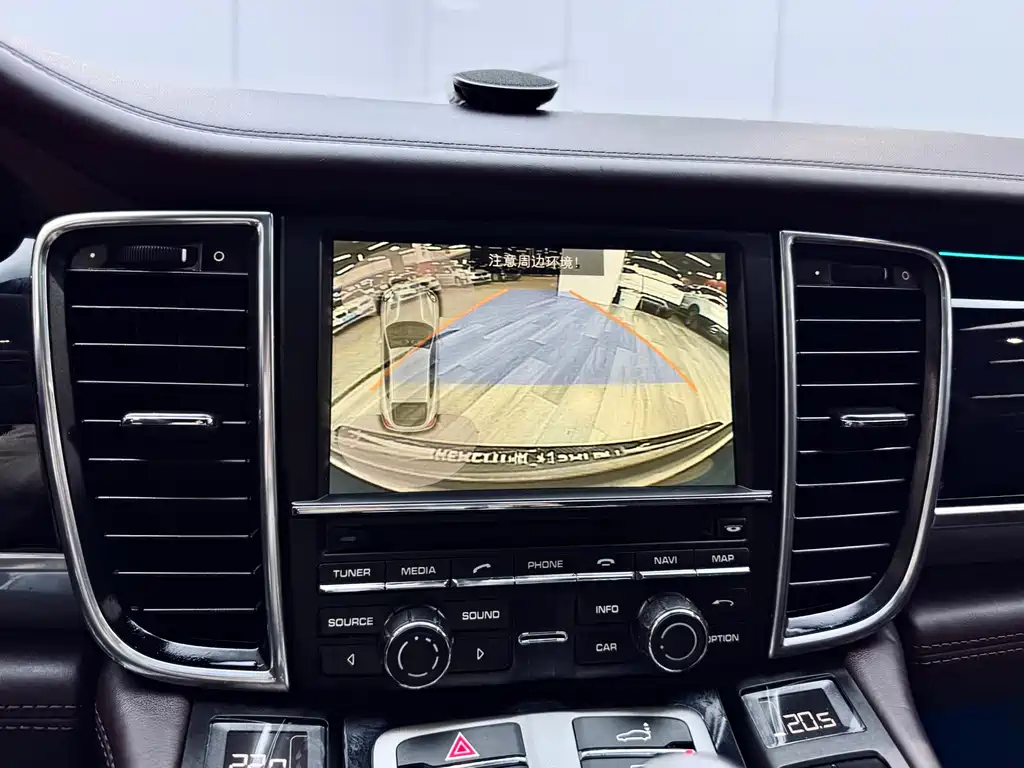 Porsche Panamera 2015 — фото 16
